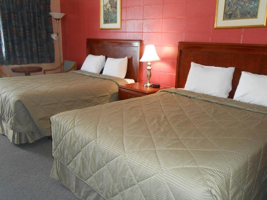 برث Aquarius Motel الغرفة الصورة